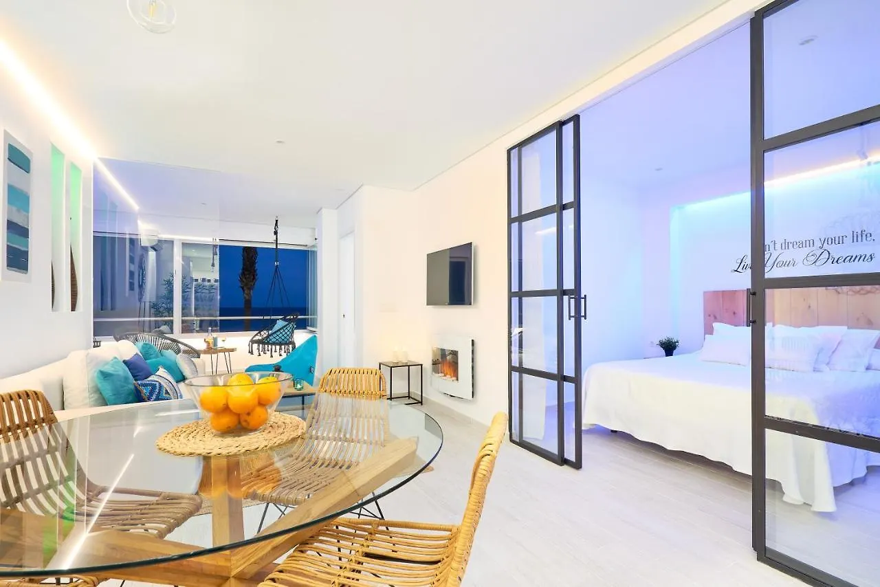 Puro Beach. Charming Apartment With Jacuzzi. トレモリノス 0*,  スペイン