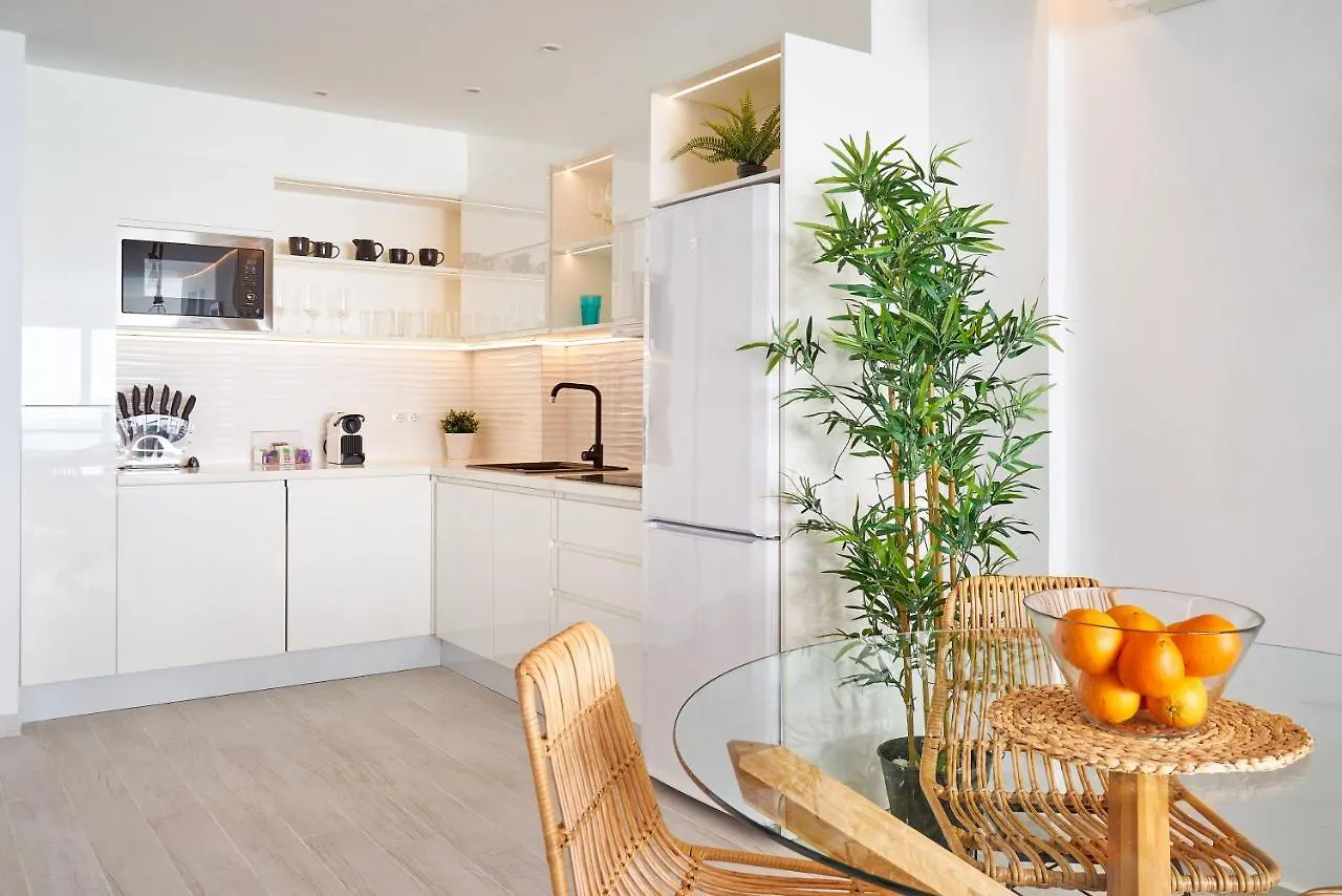 Puro Beach. Charming Apartment With Jacuzzi. Torremolinos Spanien