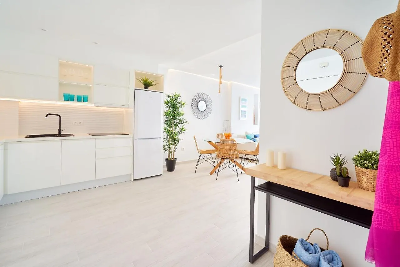 Puro Beach. Charming Apartment With Jacuzzi. トレモリノス