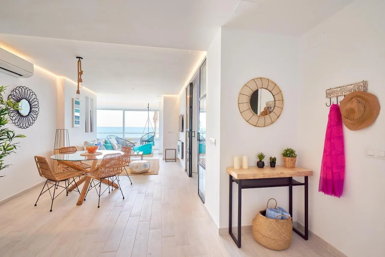 Puro Beach. Charming Apartment With Jacuzzi. Torremolinos